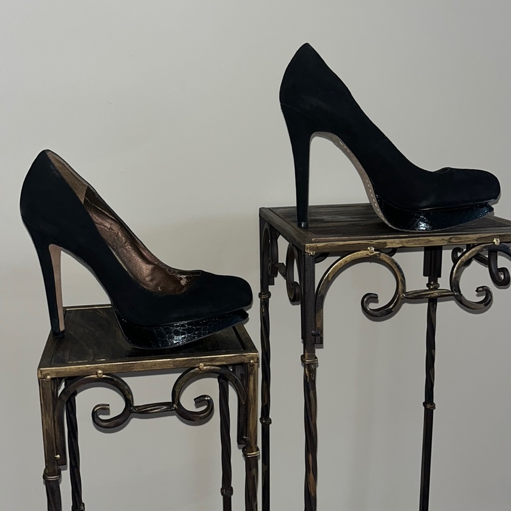 Sam Edelman Black Suede Heel size 8.5. 3.5-4 inch heel.
